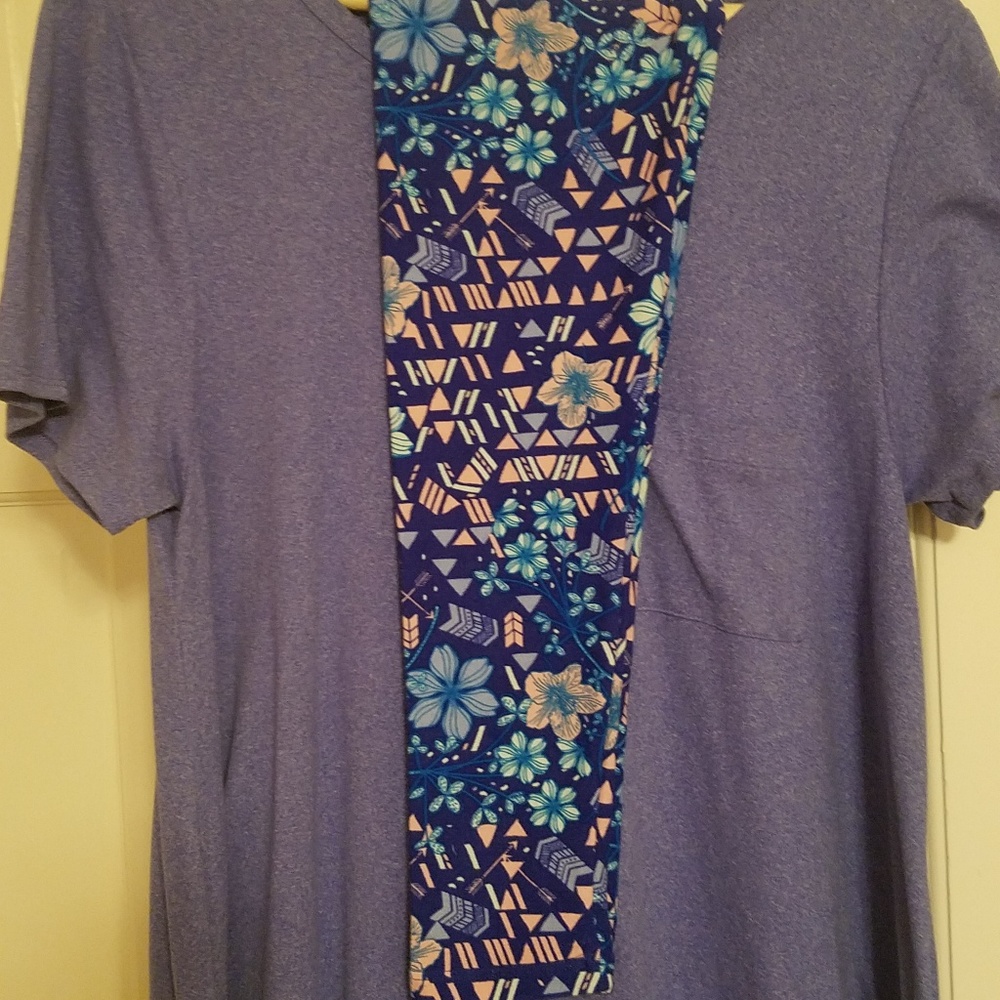 BNWOT LULAROE OUTFIT MED CARLY & OS LEGGINGS